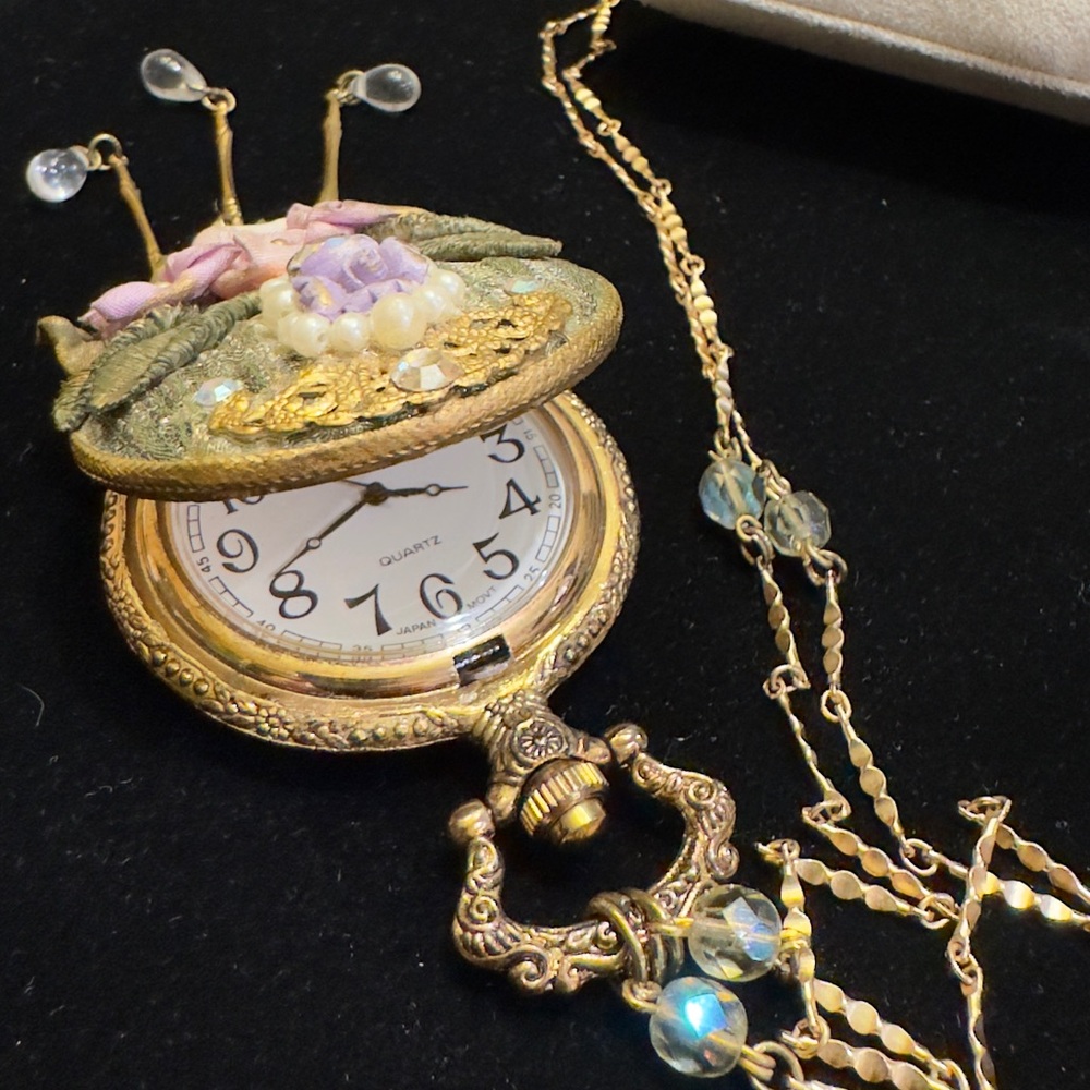 Vintage Pamela Amundson Steampunk Pendant Watch Necklace – Gold, Floral, Victori